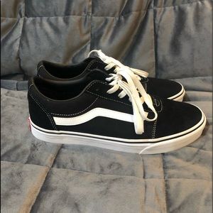 Vans Women’s Ward Sneakers
